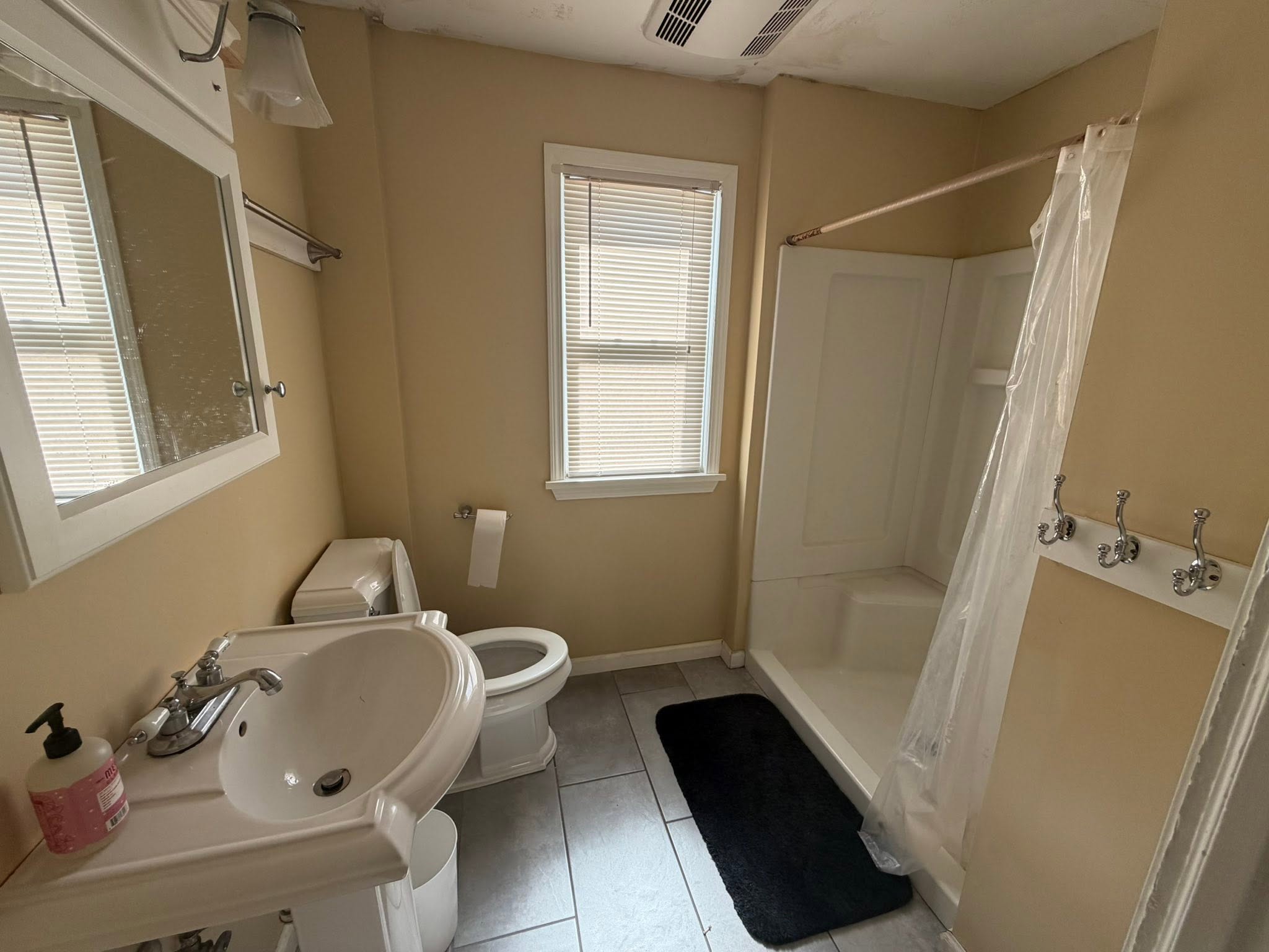 Full Bathroom